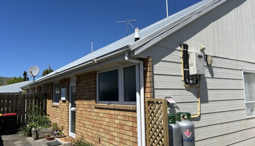 Cute Two Bedroom Unit Close to the Hospital 9D We... Roomies.co.nz