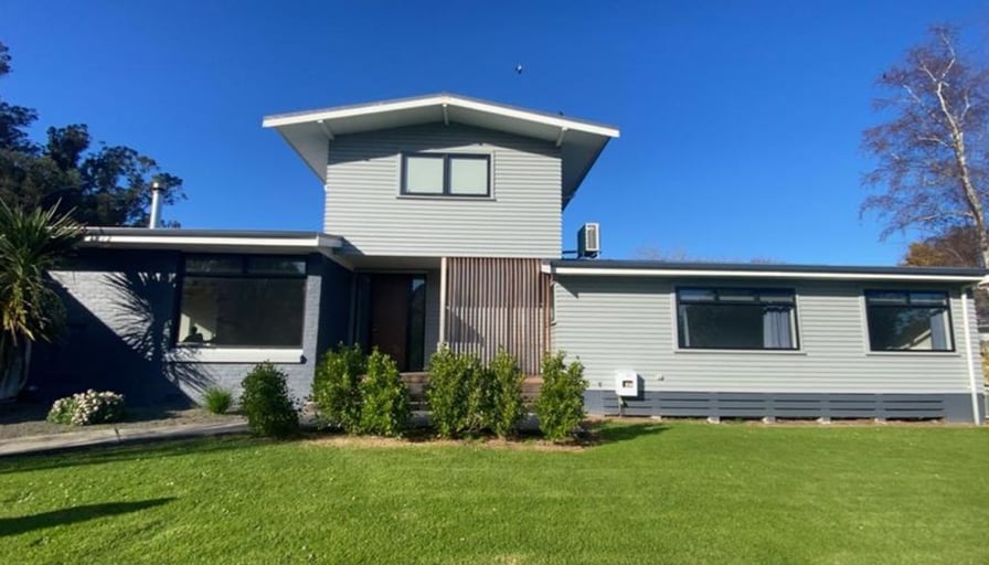 Modern Large Family Home 6 Grant Road Gisborne, W... Roomies.co.nz