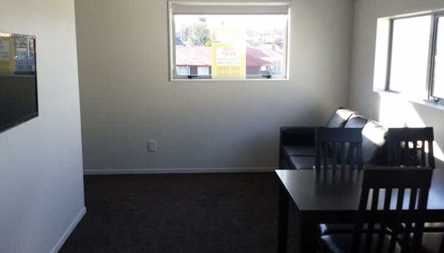 Studio Unit 7 Snead Place , Hillcrest Great val... Roomies.co.nz