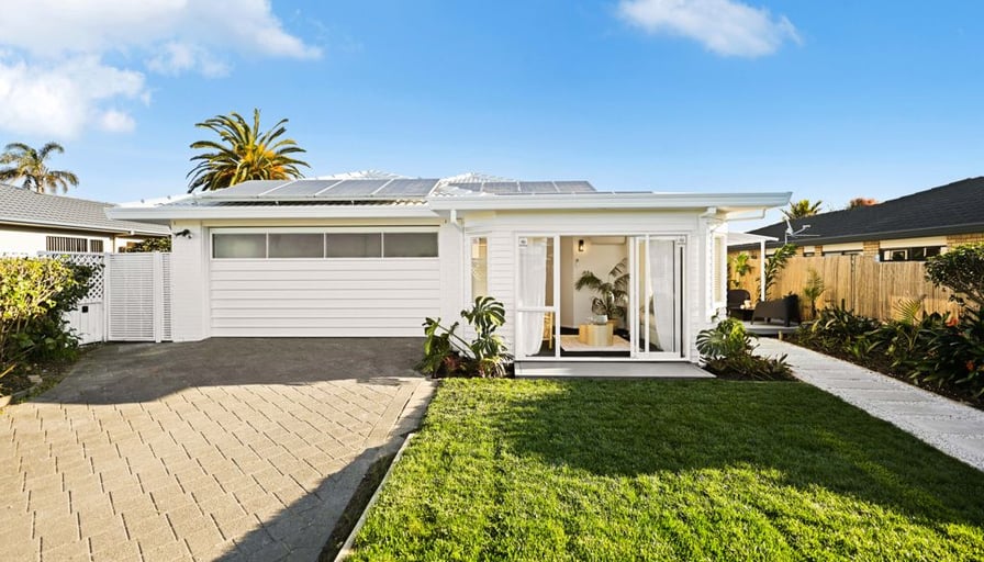 Perfect location in Bayfair Estate 85 Plateau Hei... Roomies.co.nz