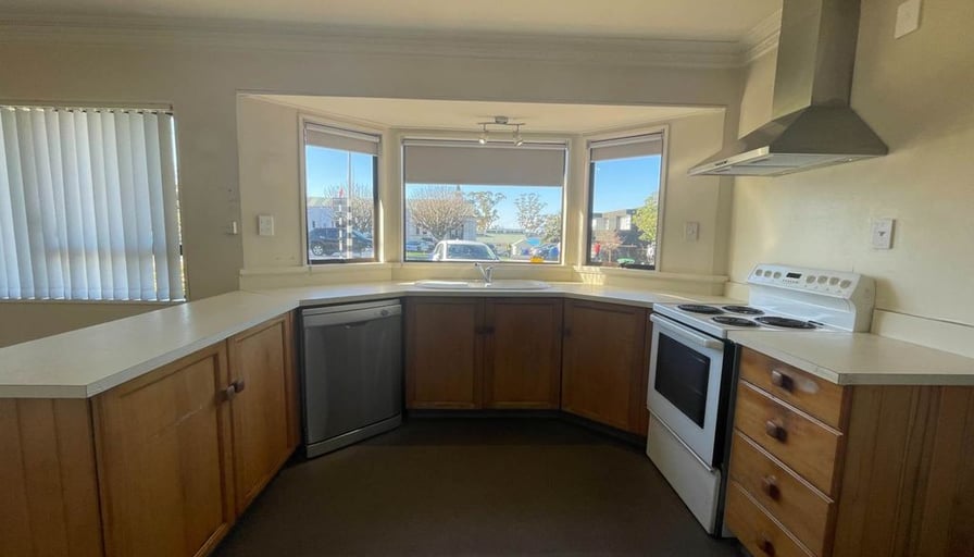 Charming 3 Bedroom Home in Desirable Avenues L... Roomies.co.nz