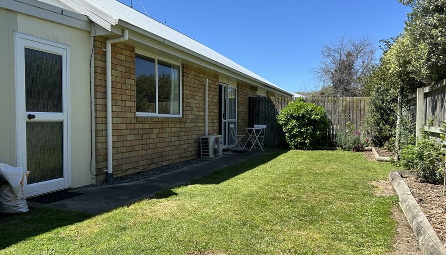 Cute Two Bedroom Unit Close to the Hospital 9D We... Roomies.co.nz