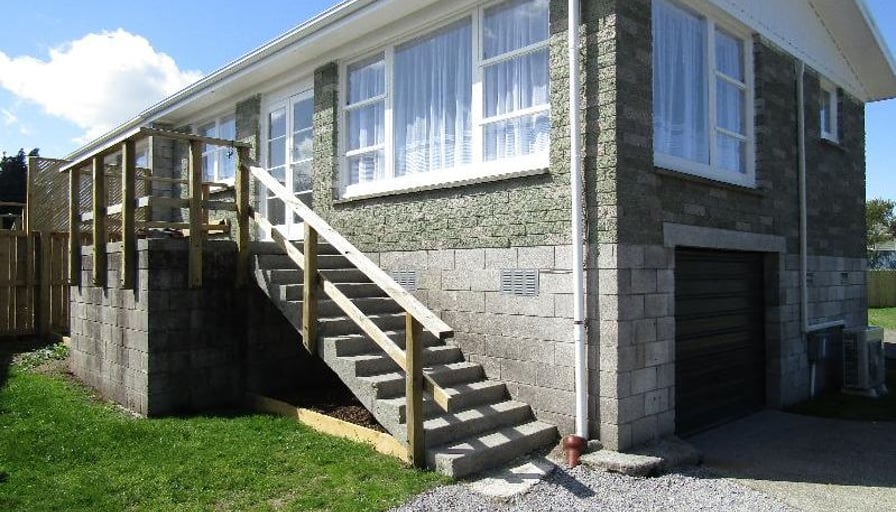 Tidy unit close to town 23 Rawhiti Street, Taupo... Roomies.co.nz