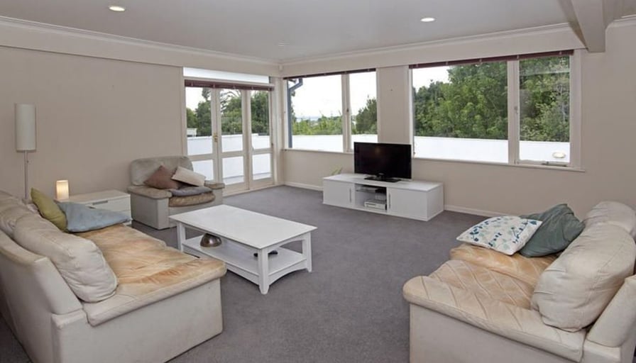 Big Size 4 Bedrooms House in Murrays Bay 8 Jellic... Roomies.co.nz