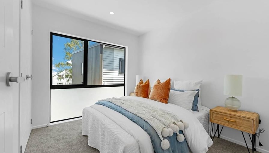 Modern 2 Bedroom + Study Townhouse | 17 Barneys Far... – Roomies.co.nz