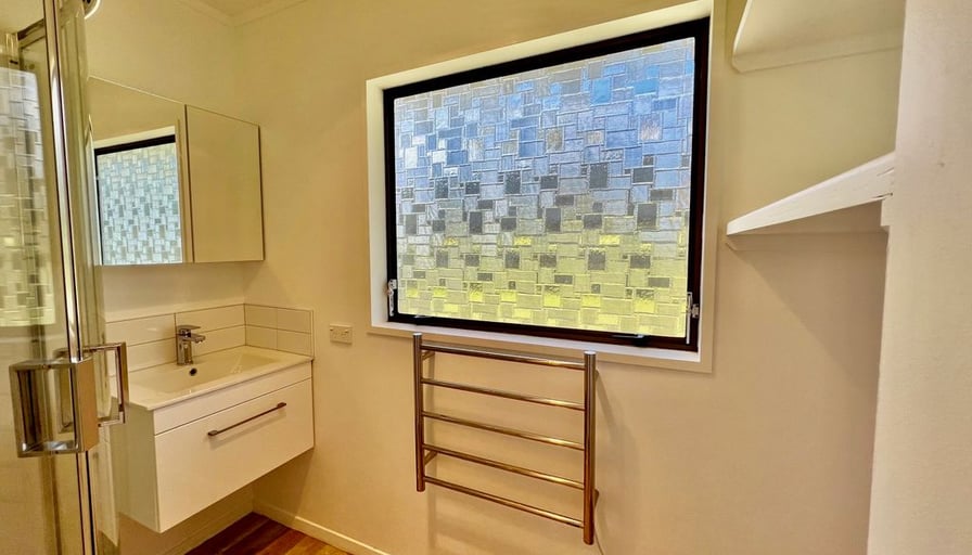 3 Sunshine Rise 3 Sunshine Rise, Raglan, Waikato... Roomies.co.nz