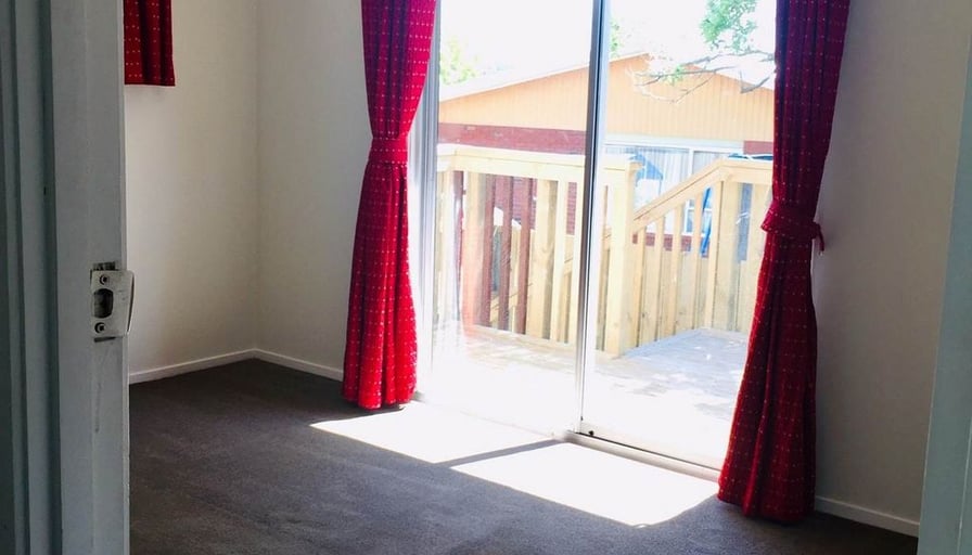 MAXI HOME FOR MINI PRICE 175 Metcalfe Road, Ranui... Roomies.co.nz