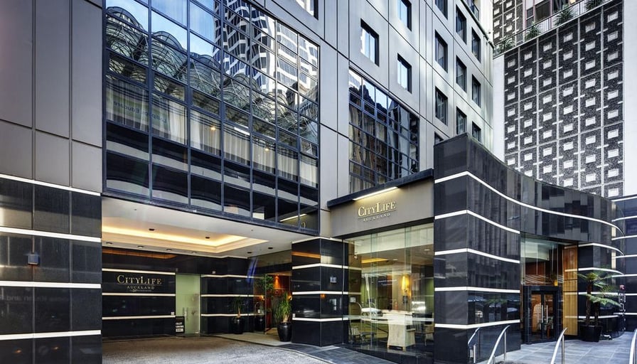 "CITY LIFE HOTEL" QUEEN STREET HEART... Roomies.co.nz