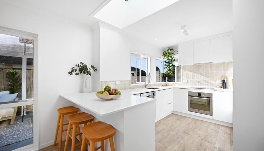 Perfect location in Bayfair Estate 85 Plateau Hei... Roomies.co.nz