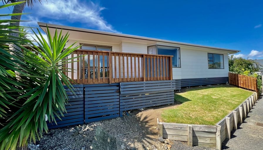 3 Sunshine Rise 3 Sunshine Rise, Raglan, Waikato... Roomies.co.nz