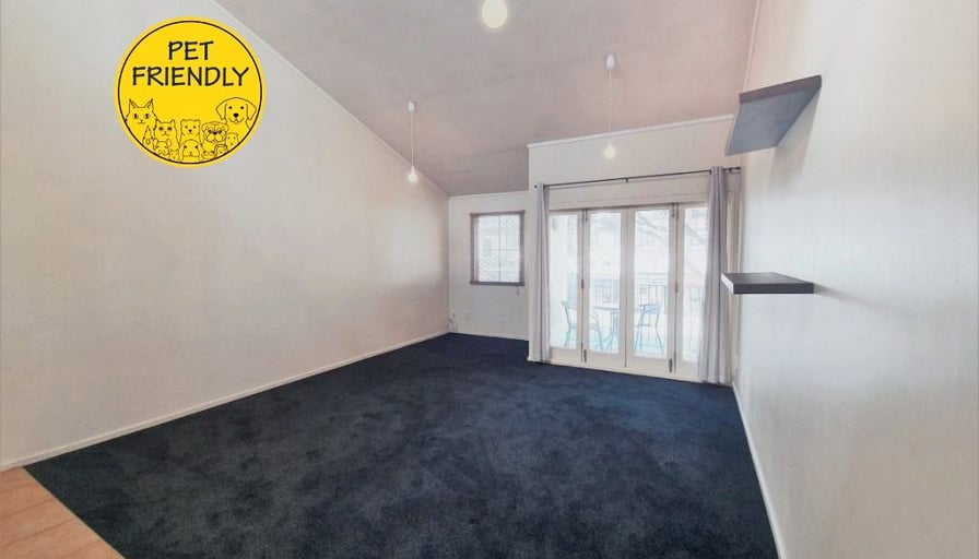 One Bedroom Pet Friendly with Car Park 20 Boardma... Roomies.co.nz