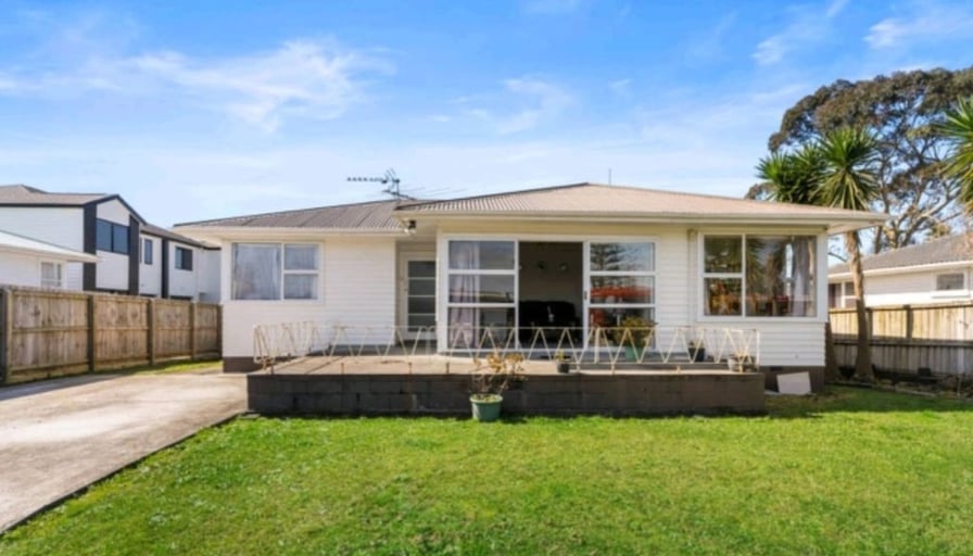 3 Bedrooms House for rent in Rosehill, Papakura Roomies.co.nz