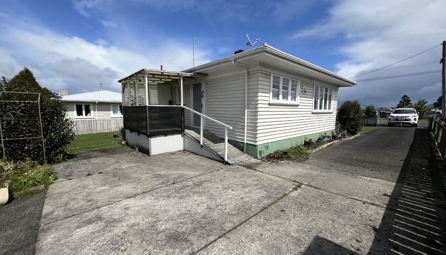 Harbour Views on Alamein 6 Alamein Avenue, Onerah... Roomies.co.nz