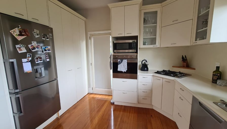 Move in before Christmas 15 Halton Street, Strowa... Roomies.co.nz