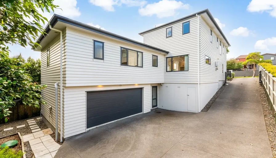 Large family home in Westlake Zone 18 Newport Pla... Roomies.co.nz