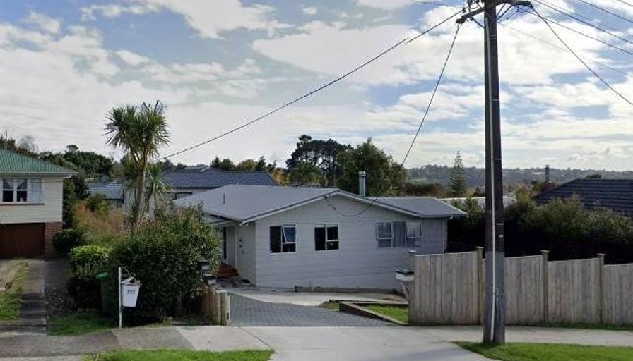 MAXI HOME FOR MINI PRICE 175 Metcalfe Road, Ranui... Roomies.co.nz