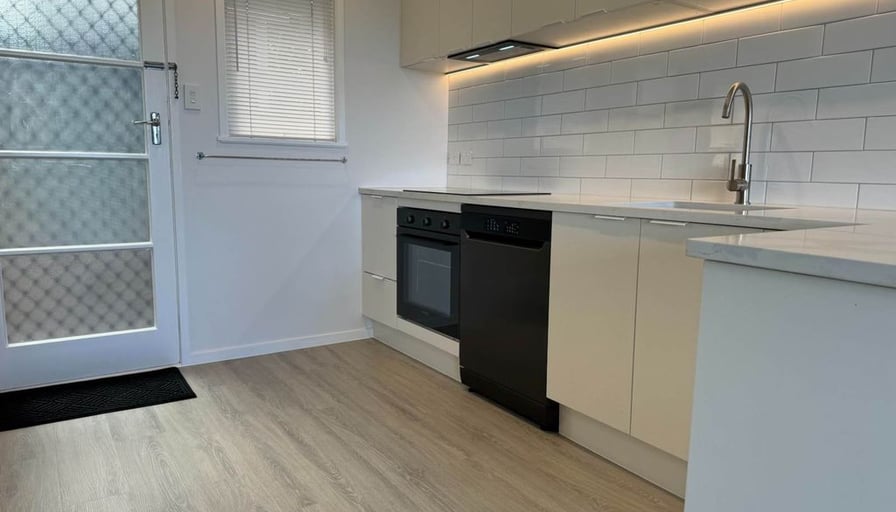 Exciting Rental, RENOVATED with NEW KITCHEN in... Roomies.co.nz