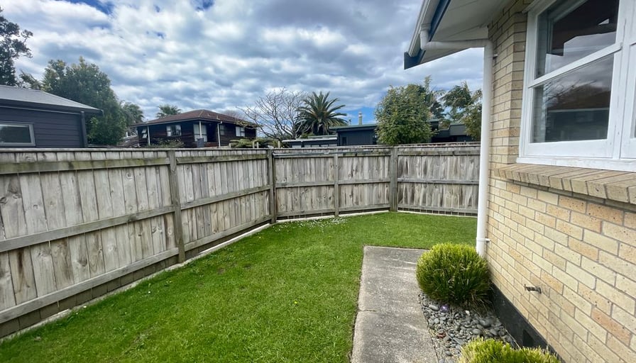 3 bedroom 1 bathroom close to town 28 Bridge Str... Roomies.co.nz