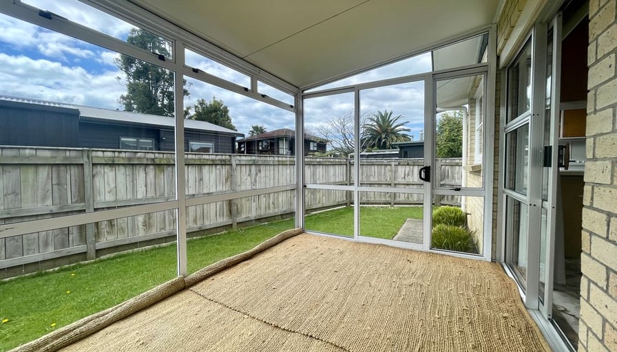 3 bedroom 1 bathroom close to town 28 Bridge Str... Roomies.co.nz