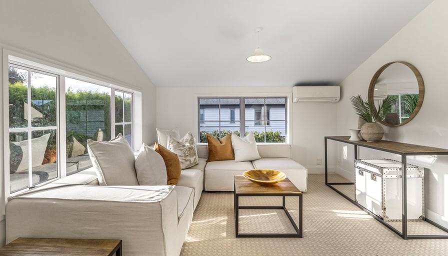 Four bedrooms plus study and three living in Epsom... Roomies.co.nz