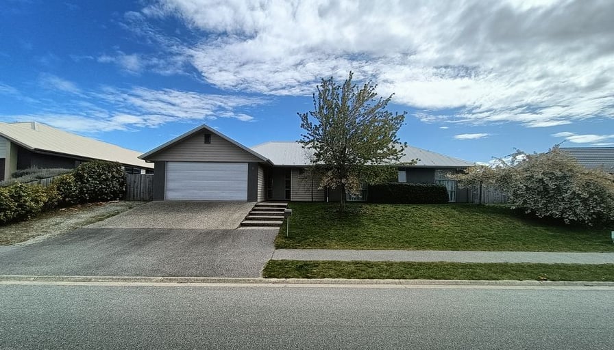 Living in Hope 5 Hope Avenue, Lake Hayes Estate,... Roomies.co.nz