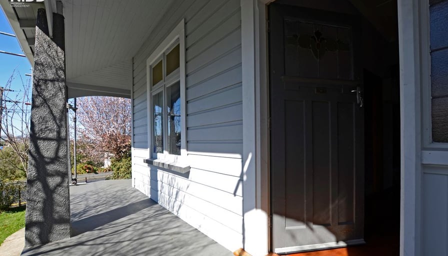 Beautiful Family Home 16 Whitby Street, Morningt... Roomies.co.nz