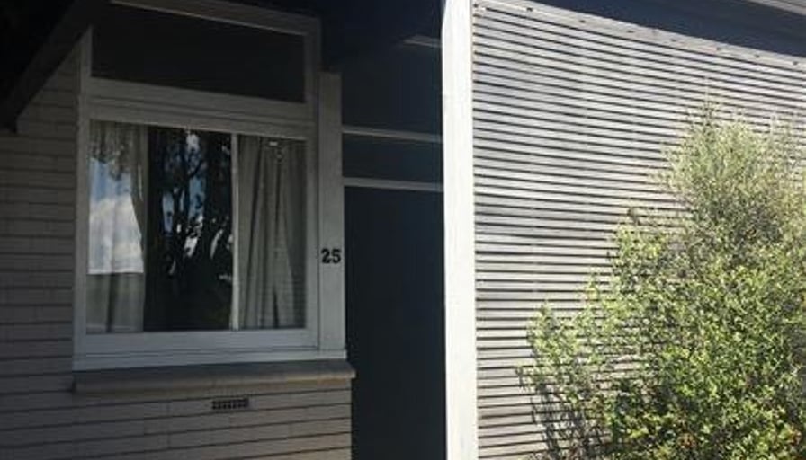 Rent includes power, water and lawns 226 Green La... Roomies.co.nz