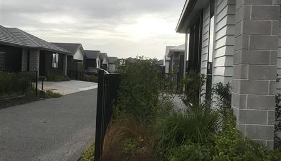 Immaculate Home In The Lakes 7 Shannon Lane, Pye... Roomies.co.nz
