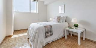 Photo of Cozy Spacious Room in Two Bedroom Condo Steps from Humber River's room