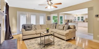 Photo of lifedoorrentals's room