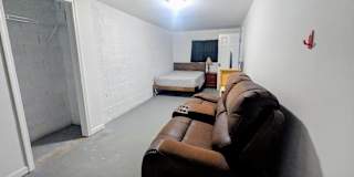 Apple House Living's room