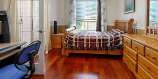 Photo of Julie TN's room