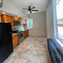 Photo of HonestLiving's room
