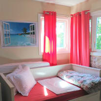 Photo of Sylvia—OWNER/living On-Site acceptg ODSP ON -Works's room