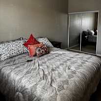 Photo of Les's room