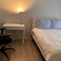 Gayle L Jennings's room