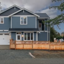 Photo of Student Housing by Sun Porch Homes Ltd.'s room