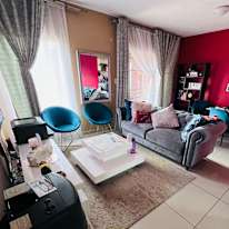 Photo of Saviola Biz's room