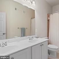 Photo of Gaithersburg Roommate's room