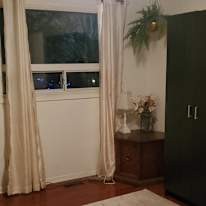 Photo of Liz Dinelle's room