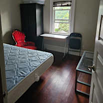 Photo of Vladimir Brodie's room