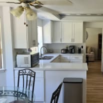 Photo of Alexandra  & Roomies's room