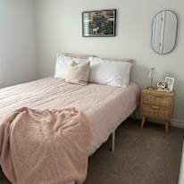 Amanda Jane Modaragamage's room