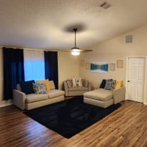 Photo of SUNSHINE ROOMS AND RENTALS's room