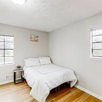 Photo of PadSplit's room