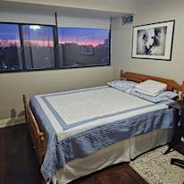 COZY NORTH YORK HOME's room