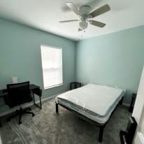 Photo of PadSplit's room