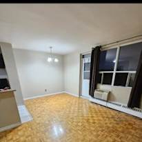 Photo of Master Private Room w/ walk in closet + shared bathroom available's room