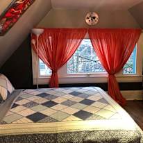Photo of Mahnaz Shahrzad Asr's room