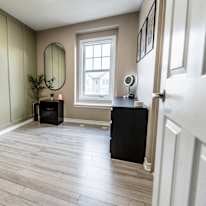 Photo of AlexMonika's room